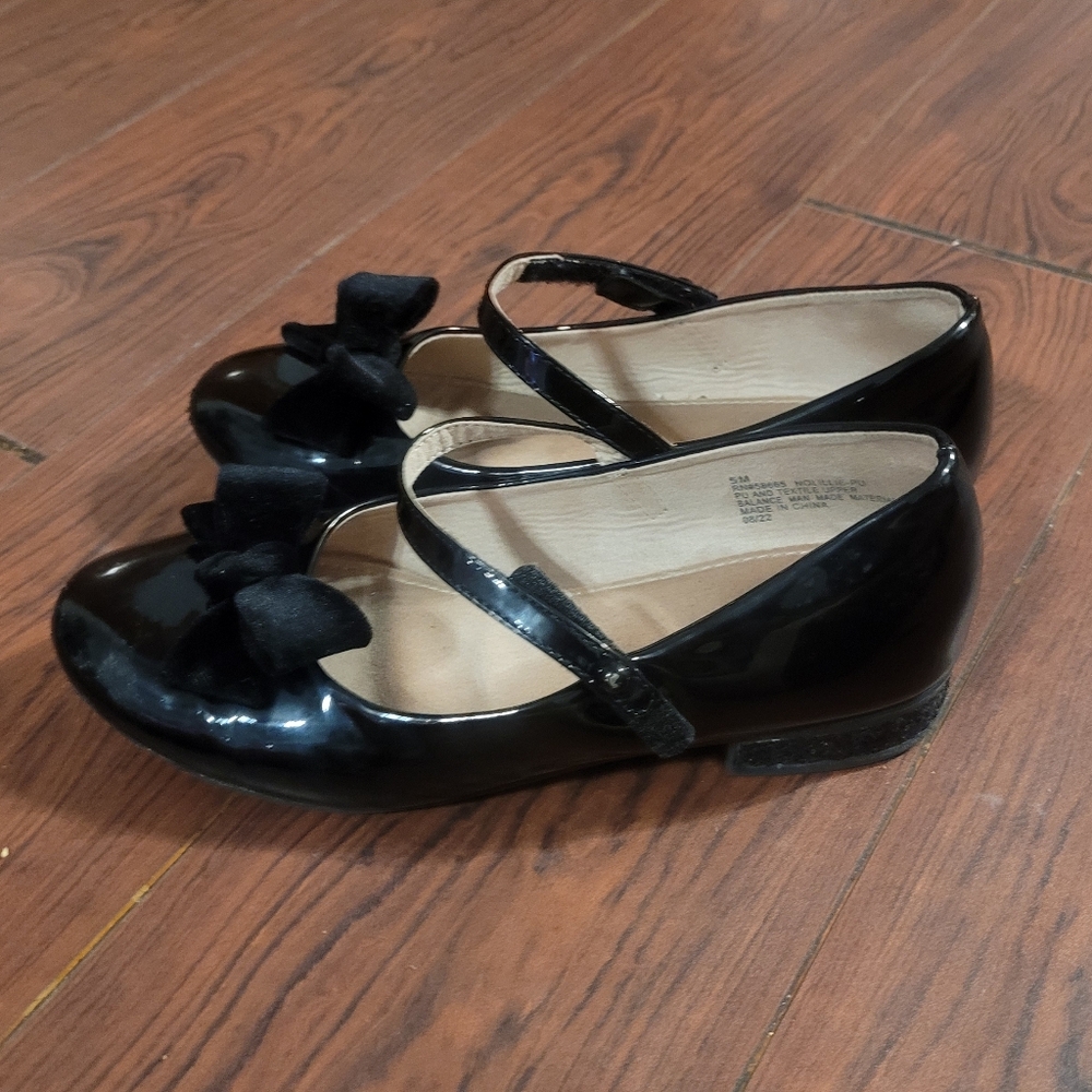 Nordstrom Black Kids Shoes with Bow Size 5
